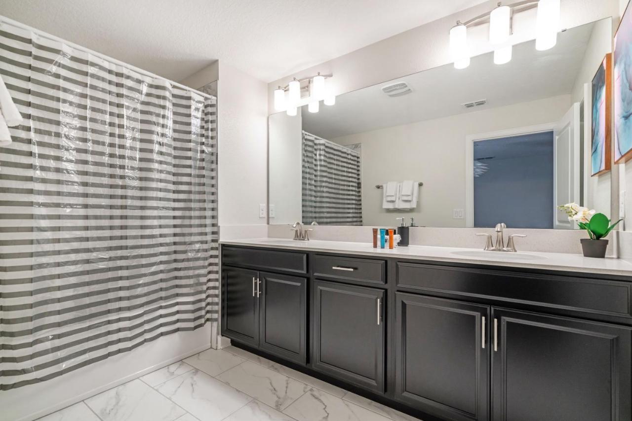 Beautiful Modern Home Wprivate Pool Near Wdw キシミー エクステリア 写真